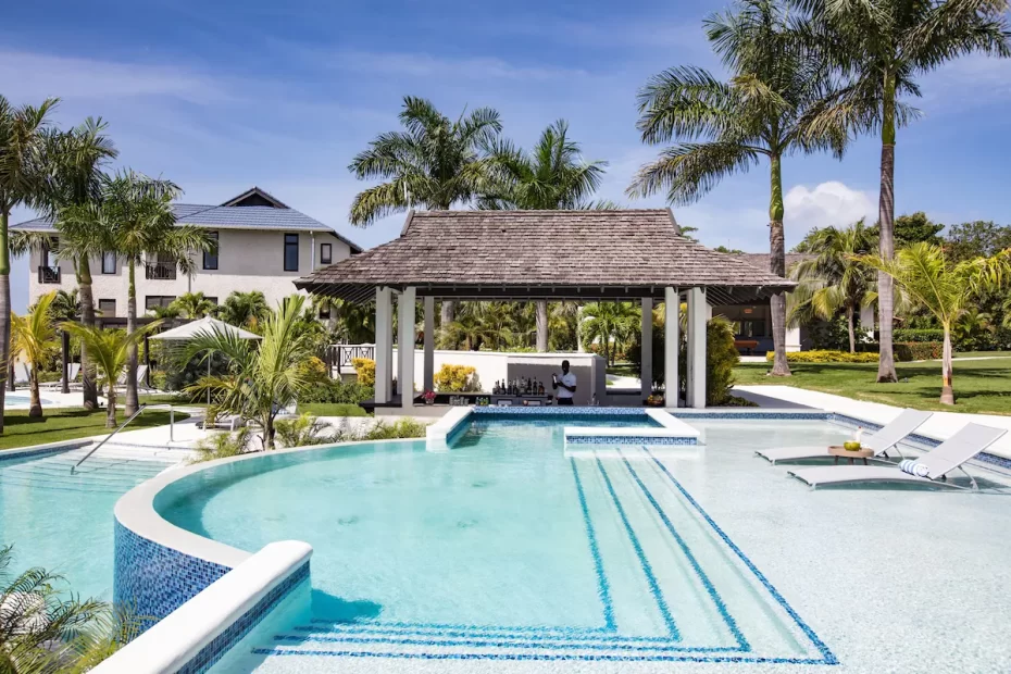 Poolside Bar