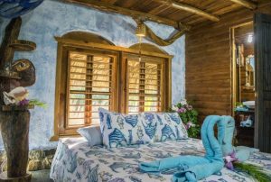 chalet tropical bedroom